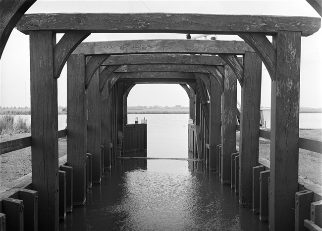 Het Bleiswijkse Verlaat aan de Rottedijk. De schutsluis vormt de vaarverbinding tussen de Rotte en de Lange Vaart. De sluis wordt niet meer bediend.