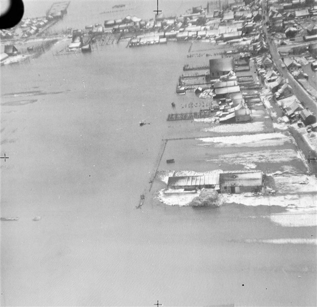 De Watersnoodramp van 1953. Een groot deel van Goeree-Overflakkee is overstroomd. Foto Rijkswaterstaat.