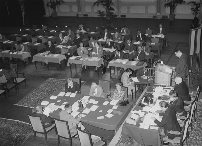 Provinciale Staten (PS) vergaderen in Moorse Paleis, 1961