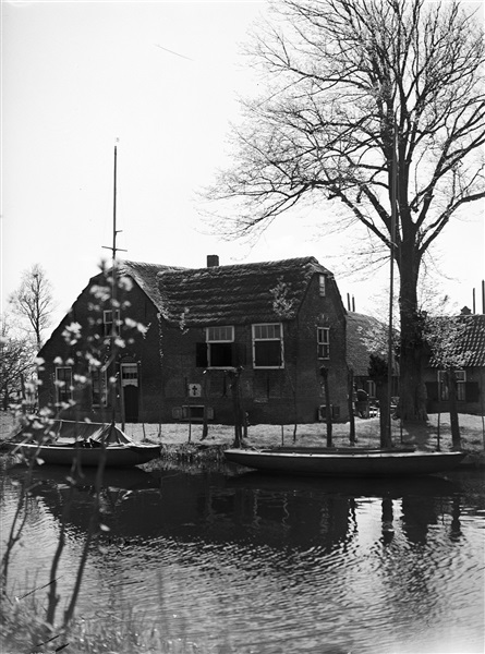 Een boerderij aan de Does in Hoogmade