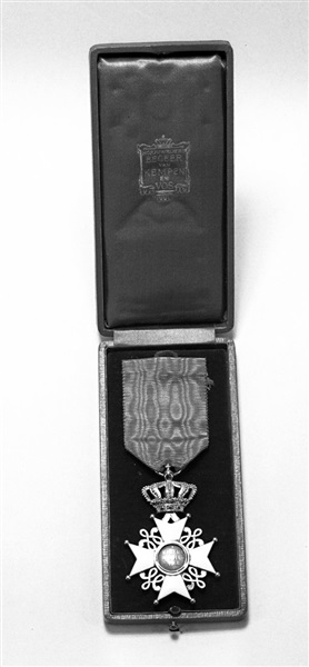 Op 13 september 1946 werd ir. L.T. van der Wal benoemd tot 'Ridder in de Orde van den Nederlandschen Leeuw'. Van der Wal was toen directeur-hoofdingenieur van de Provinciale Waterstaat in Zuid-Holland.