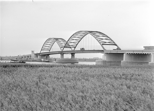 Brug over de Merwede bij Gorinchem