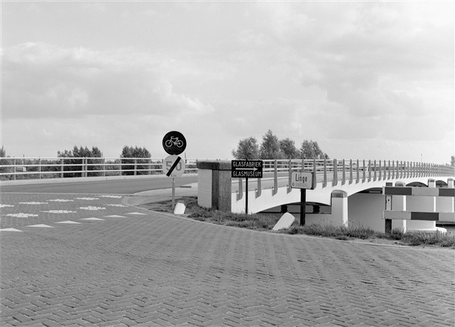 De Lingebrug over de Linge