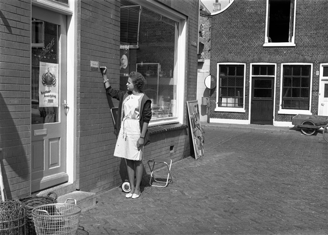 Gevelsteen met de hoogste waterstand bij de watersnoodramp in 1953.