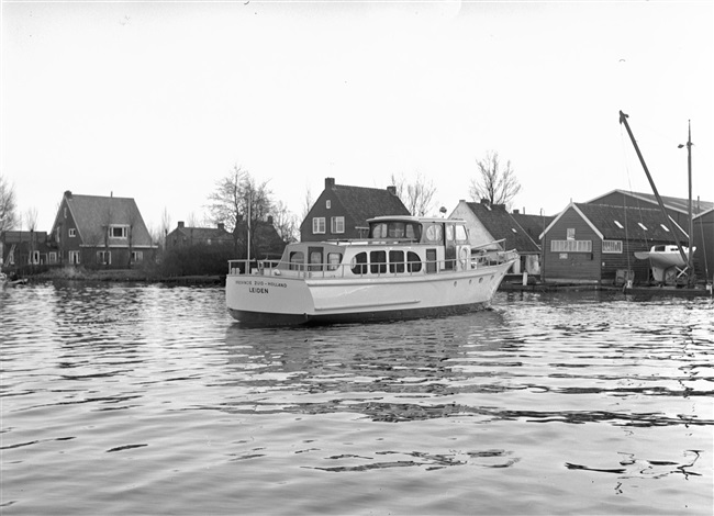 Tewaterlating van de Provincie Zuid-Holland in Kaag, 1961