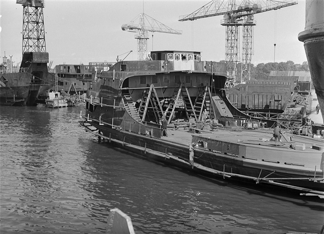 Bouw van de veerboot Haringvliet, 1957