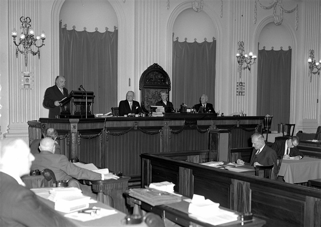 Provinciale Staten vergaderen in zaal Tweede Kamer, 1960