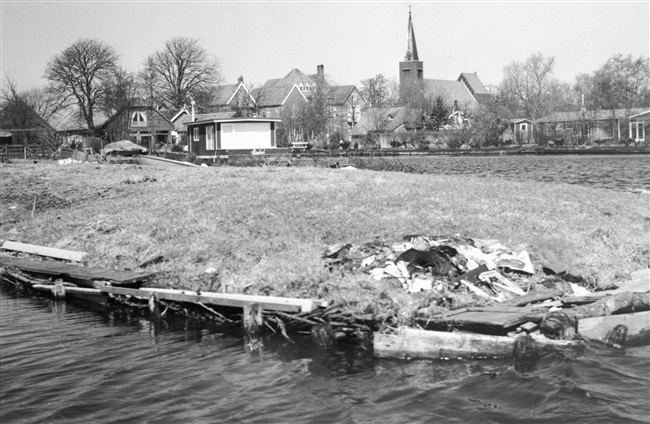 Hoofdvaart achter dorpsstraat