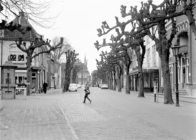 Voorstraat en Lindeplein in Noordwijk, 1964