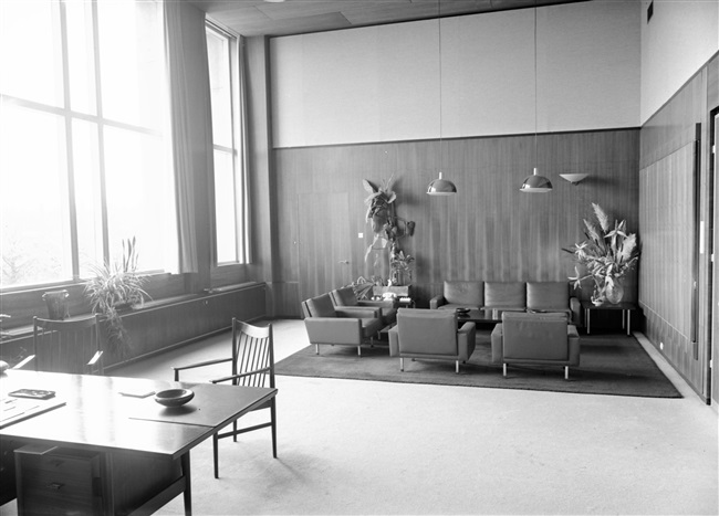 Werkkamer van commissaris in Den Haag, 1967