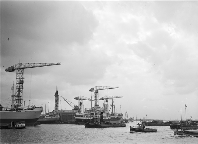 Scheepswerf van Piet Smit Jr. in Rotterdam, 1954