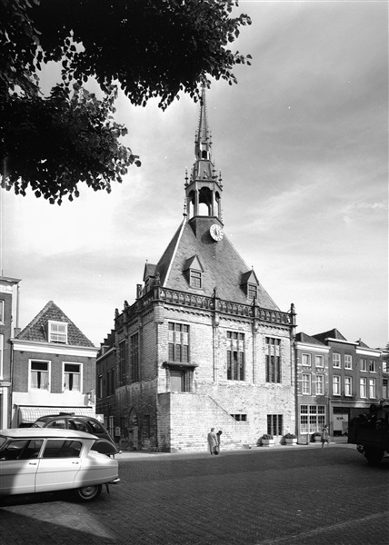 Het stadhuis aan de Haven 41