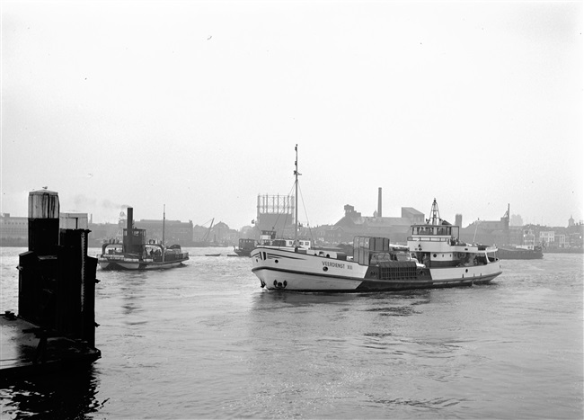 Veerdienst XIII op de Merwede bij Papendrecht, 1961