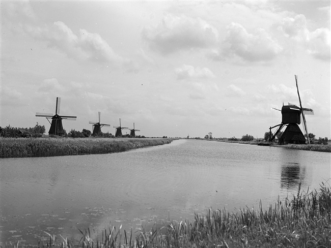 Overwaard Molens en De Blokker in Kinderdijk, 1949