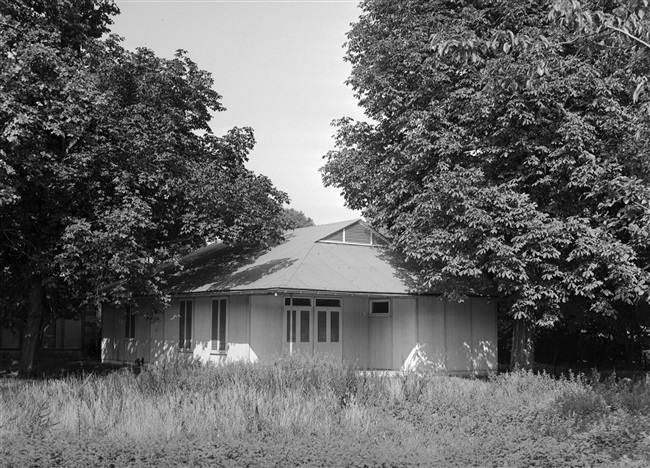 Gebouw van Haagsche Dierentuin in Den Haag, 1958