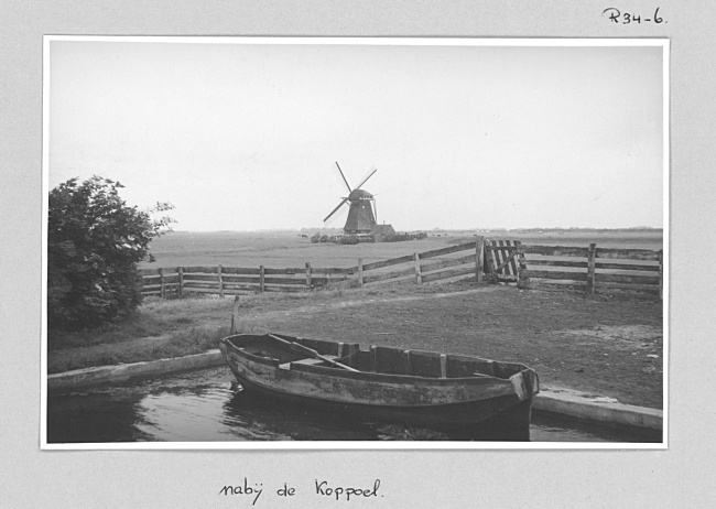 Waterloosmolen aan de Achterdijk in Rijpwetering, 1947