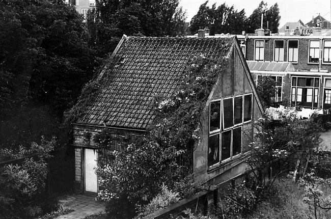 Districtskantoor van het kanaaldistrict De Rijn. Vanuit dit kantoor coördineerde de Provinciale Waterstaat de aanleg en het onderhoud van provinciale werken in de regio. De foto is gemaakt in 1947.