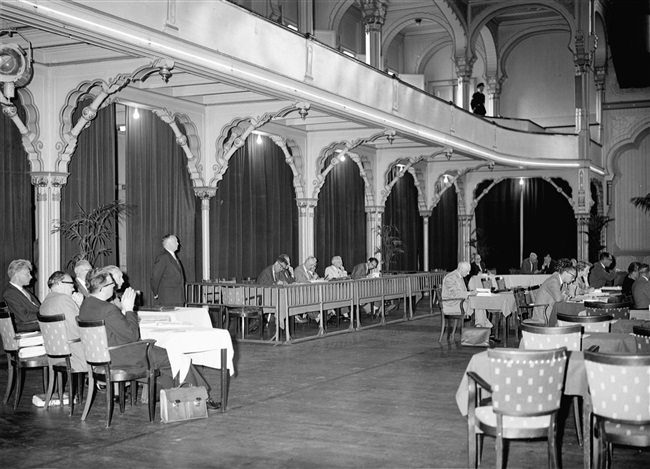 Provinciale Staten (PS) vergaderen in Moorse Paleis, 1961