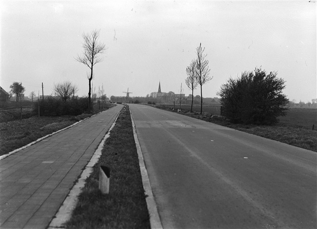 De Groene Kruisweg/N218 bij Geervliet, 1947