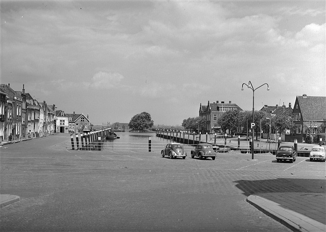 De haven in het centrum van Oud-Beijerland