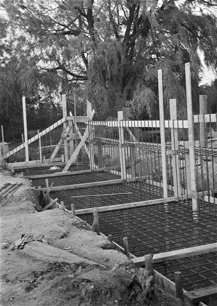 De bouw van de 's-Molenaarsbrug over de Heimanswetering