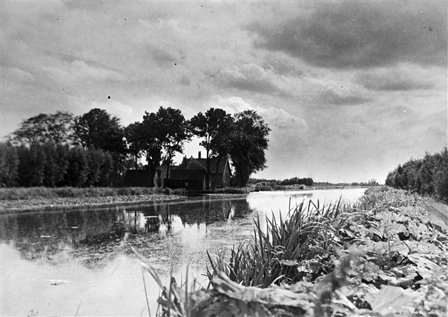 De Vlaardingervaart in de gemeente Westland, 1946