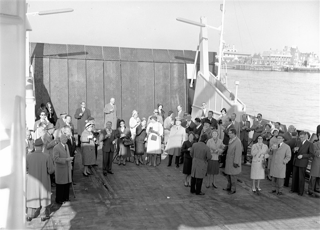 De Hoorn wordt aan Provinciale Staten overgedragen, 1961