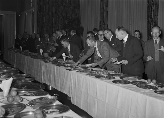 Lopend buffet op de Deltadag in het Kurhaus in Scheveningen