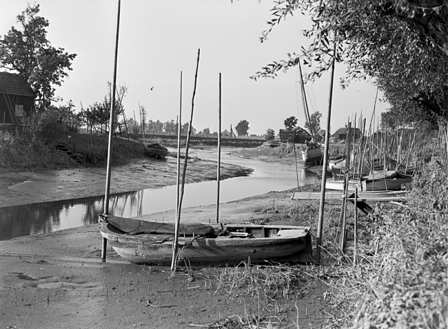 Rivier de Koedood op het eiland IJsselmonde, 1948