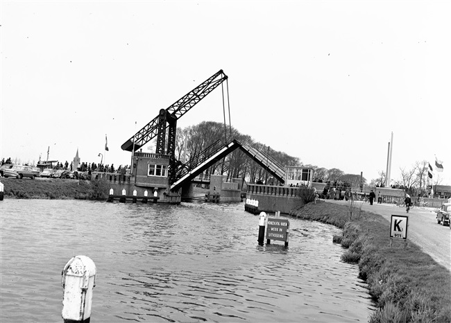 Opening van nieuwe Lammebrug in Leiden, 1960