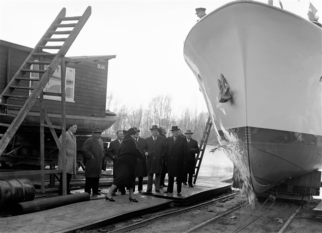 Scheepsdoop van de Provincie Zuid-Holland in Kaag, 1961