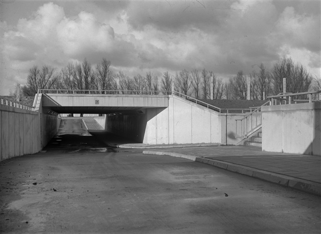 Tunnel Wilgenplas onder de G.K. van Hogendorpweg, S21 (huidige N471).