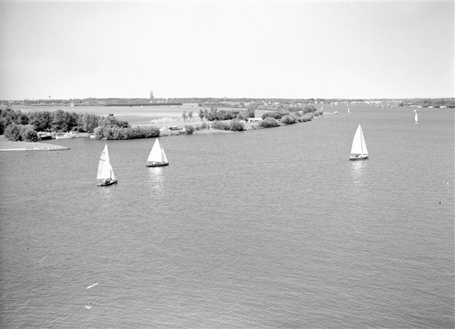 Watersport op het Brielse Meer