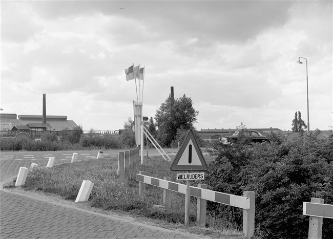 Kruising in de N848 bij de Lingebrug