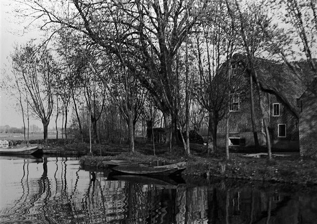 Een boerderij aan de Does in Hoogmade