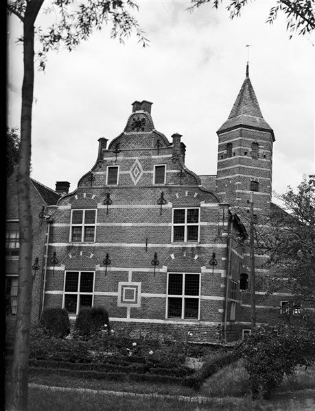 Jachtslot Schelluinderberg aan de Kerkweg