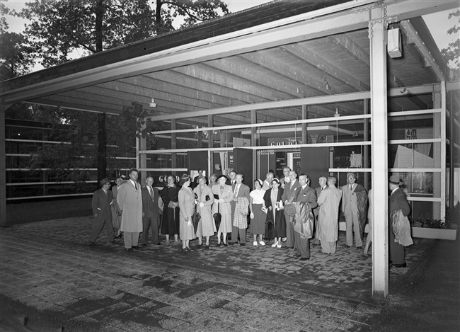 Statenleden bezoeken Nationale Energie Manifestatie, 1955