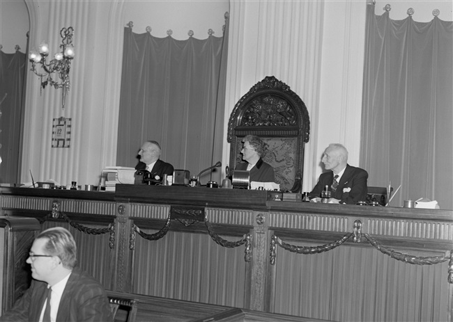 Provinciale Staten vergaderen in zaal Tweede Kamer, 1960