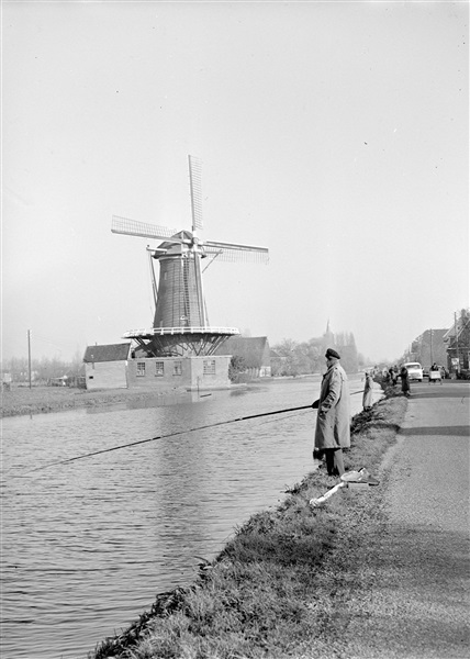 Korenmolen De Vriendschap in Bleskensgraaf, 1961