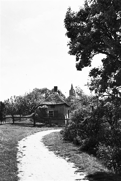 Asperen met de Sint Catharinakerk, 1947