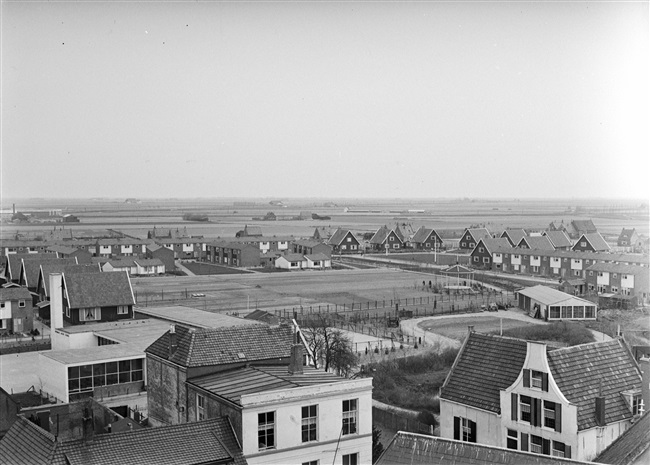 Uitzicht over Nieuwe-Tonge vanaf de kerktoren