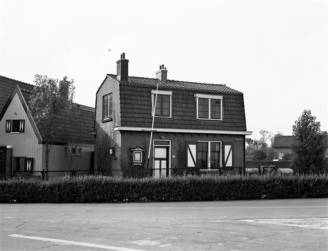 Districtskantoor van het wegendistrict Het Westland aan de Kleiweg 27. Vanuit dit kantoor coördineerde de Provinciale Waterstaat de aanleg en het onderhoud van provinciale werken in de regio.