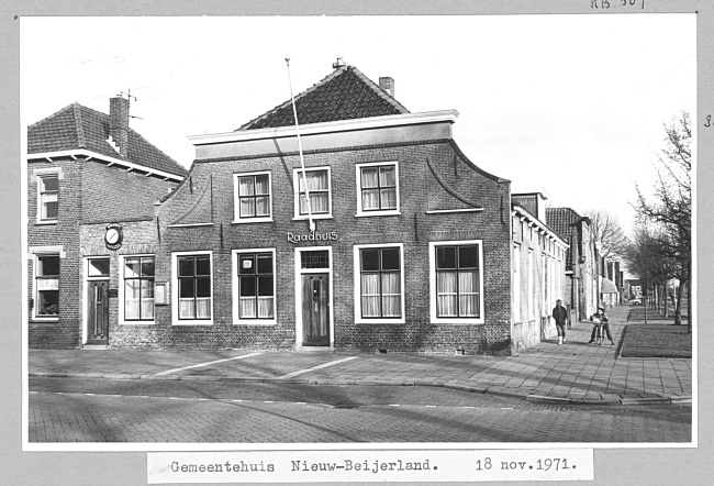 Gemeentehuis in Nieuw-Beijerland, 1971