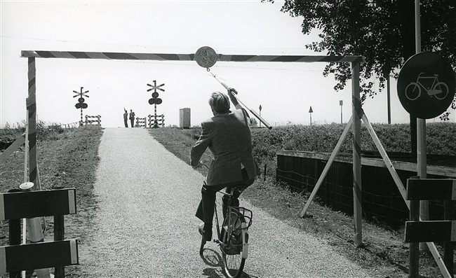 Ringsteken bij de feestelijke opening van een nieuw fietspad