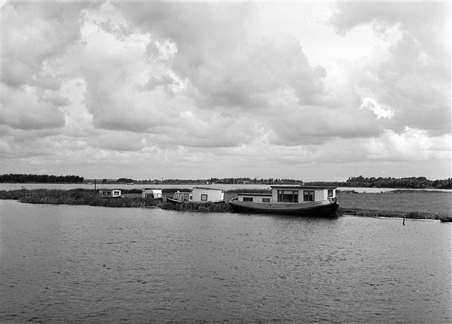 Woonschepen op de Kagerplassen