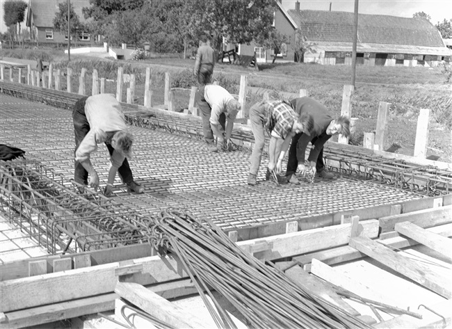 IJzervlechters bij de kruising S29/S30 in Bergambacht