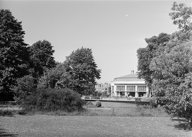 Restaurant van de Haagsche Dierentuin in Den Haag, 1958