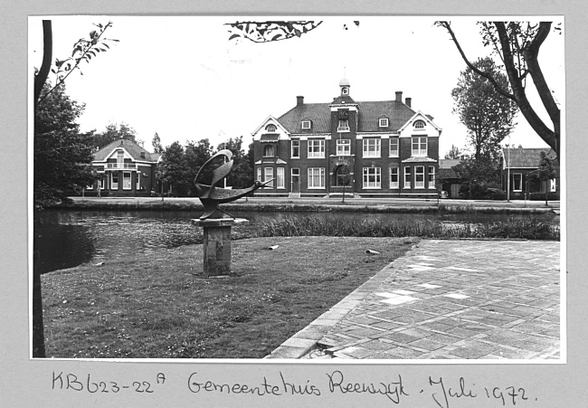 Gemeentehuis in Reeuwijk bij de Breevaart, 1972