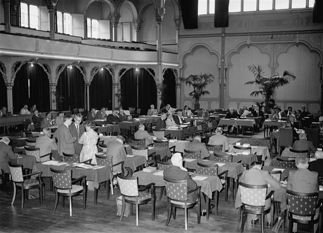 Provinciale Staten (PS) vergaderen in Moorse Paleis, 1961