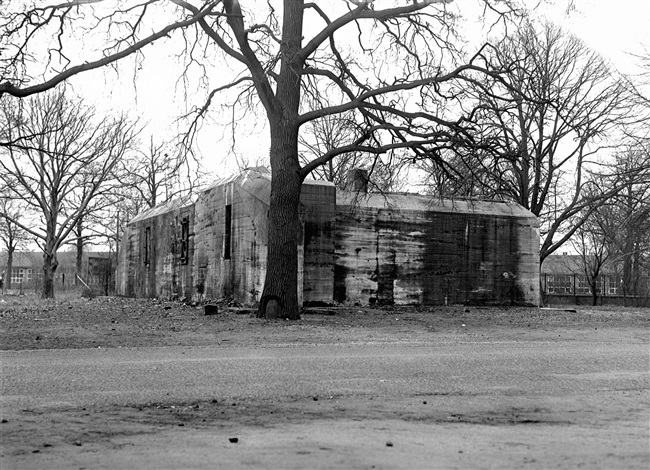 Bunker in de Haagsche Dierentuin aan de Koningskade, 1960